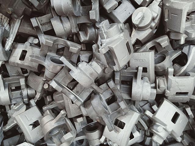 Quaenam est materia carbonis contenta ferri ductilis?